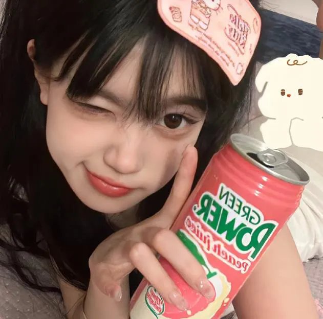 背背篓的网球少年